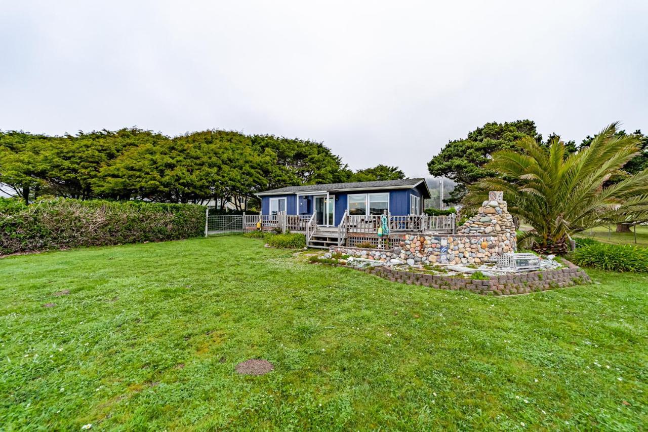 Sea Dreamer Cottage Smith River Exterior photo